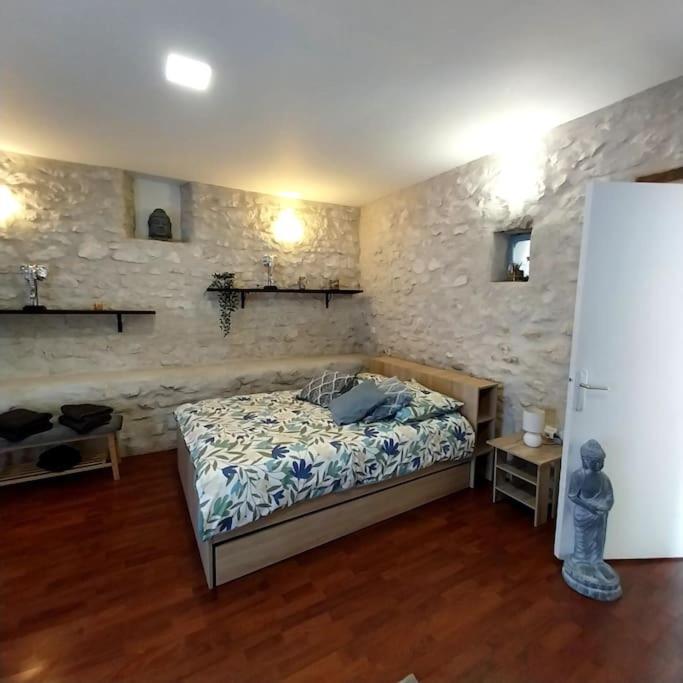 Gite Dans Une Ancienne Corps De Ferme D Provins Kültér fotó