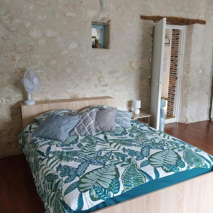 Gite Dans Une Ancienne Corps De Ferme D Provins Kültér fotó
